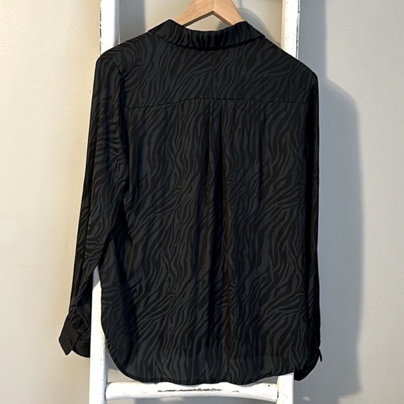 DAVID LERNER • EVEREVE Black Zebra Print Button Down Shirt - Picture 5 of 9